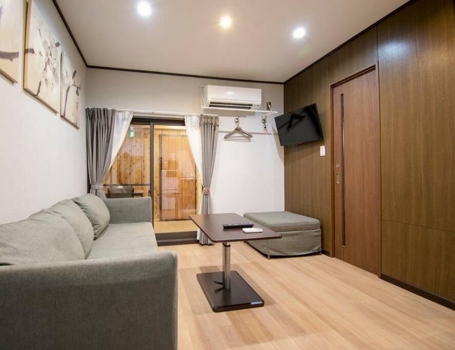 Apartment Royce Enmachi *